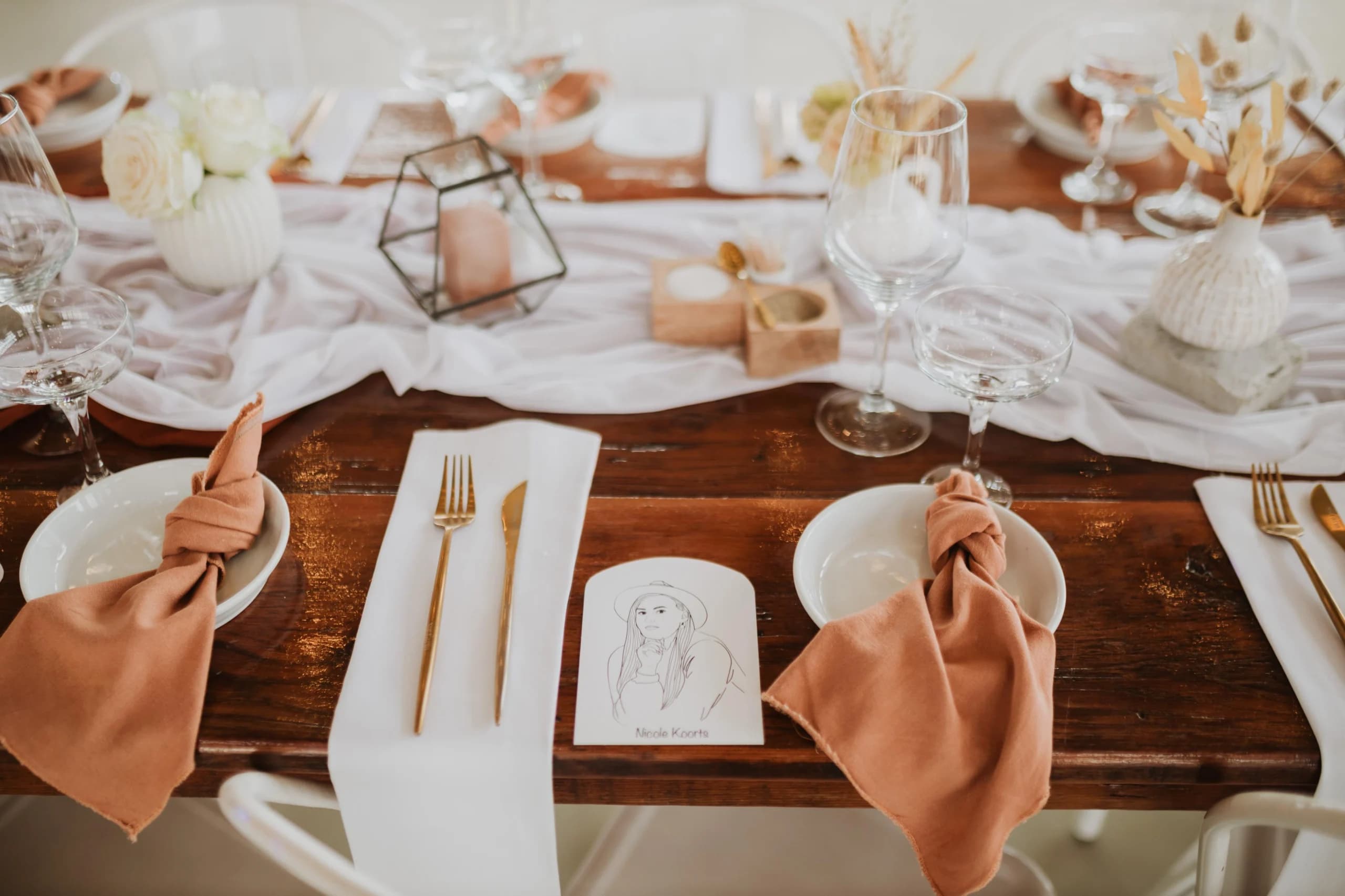 Elegant boho wedding table decor